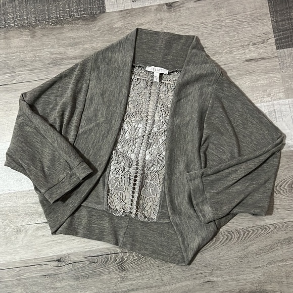 Delia’s Dolman Sleeve Cardigan Lace Cut Out Back Cropped Sweater sz Small - Picture 5 of 8